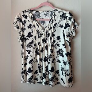 Monday Fun Black and Cream Relaxed Flutter Sleeve Blouse